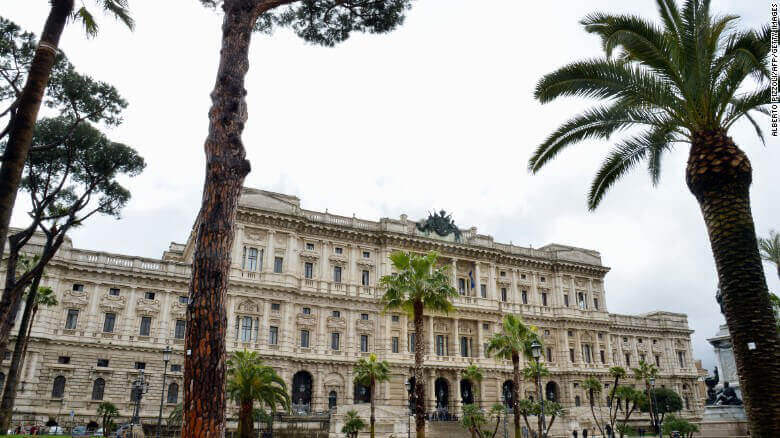 Según la Corte Suprema de Italia, la masturbación pública no es un crimen
