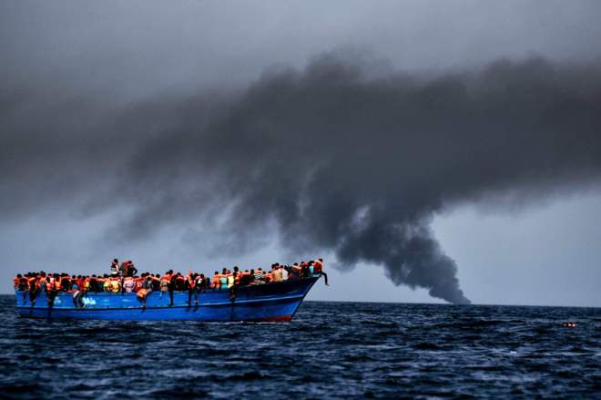 Tragedias en el mundo: Al menos 22 muertos y más de 6,000 inmigrantes rescatados este lunes en el Mediterráneo