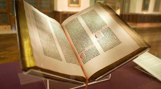 Primera Biblia impresa ahora está disponible en Internet
