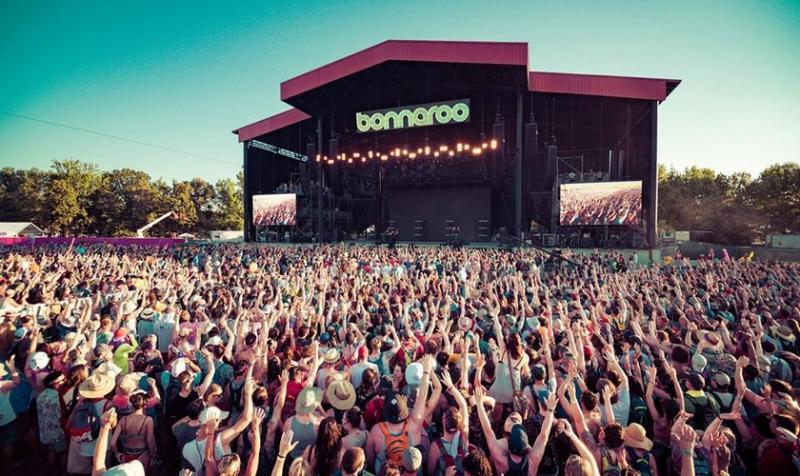 Más de 750 jóvenes aceptan a Jesús durante festival de música
