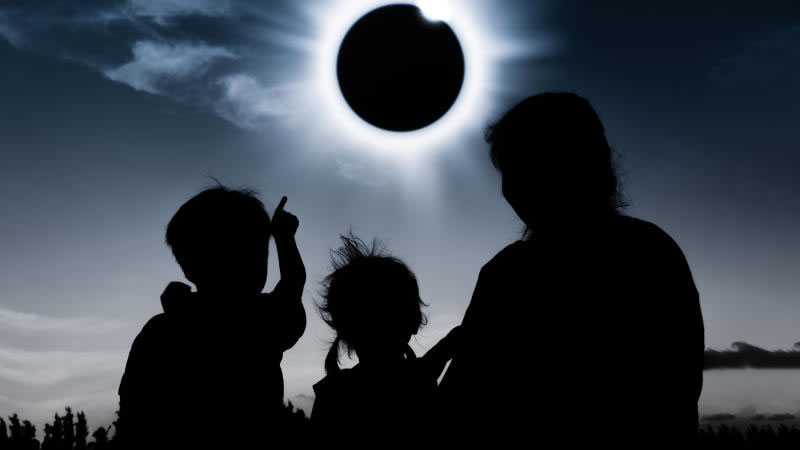 Profecía del Eclipse se cumple con Huracán Harvey e Irma y conflicto nuclear de Corea del Norte