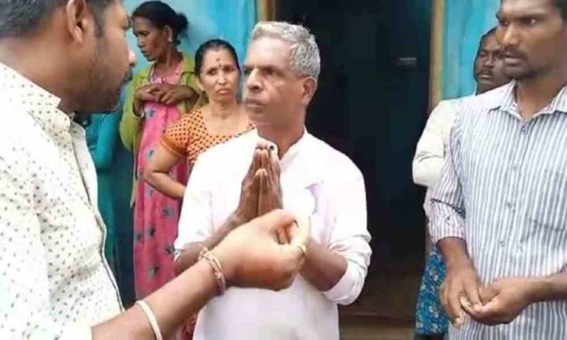 Arrestan en India a una pareja de pastores por lograr 1.000 conversiones