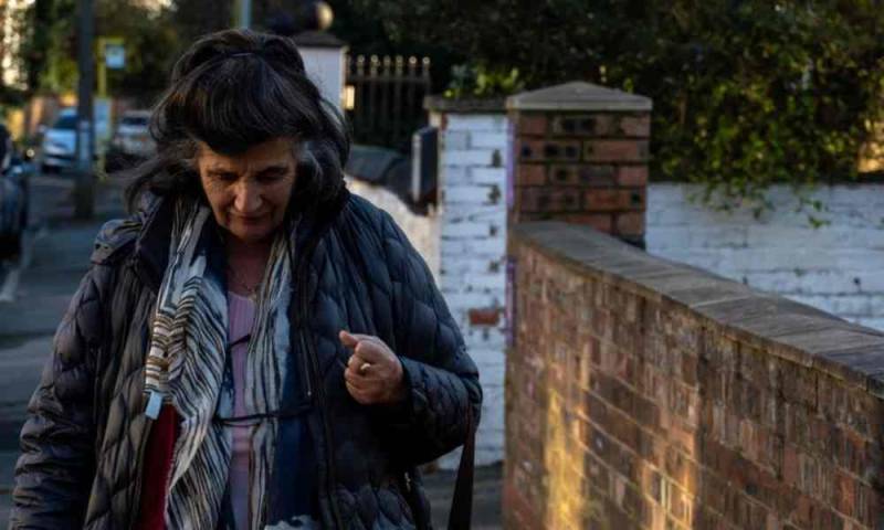 Inglaterra: Retiran cargos contra anciana que oraba en las calles